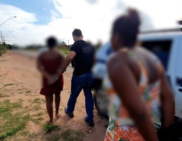 Mães de crianças encontradas nuas e famintas são presas