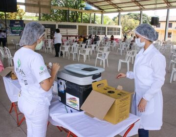 Jovens de 18 a 25 anos começam a ser vacinados em Macapá