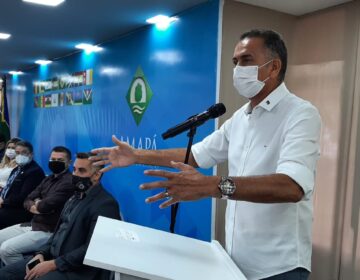 Todos acima de 18 anos devem ser vacinados até o fim do ano no Amapá, diz Waldez