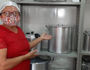 “Eu deixava repetir”, diz merendeira do Barão há 30 anos ao relembrar de alunos
