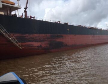 Navio com tripulação filipina contaminada está ancorado no Amapá; 1 tripulante morreu