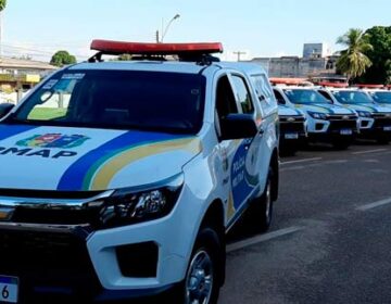 Polícia de carro novo