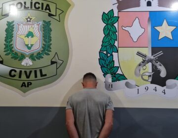 Homem é preso por embebedar e estuprar adolescente surda; vítima era virgem