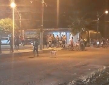 Atirador deixa um morto e vários feridos em arena de futebol