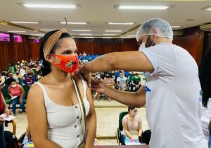 Vacinação contra covid faz repescagem geral em Macapá