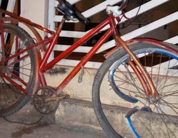 Ciclista é entubado após acidente envolvendo motocicleta