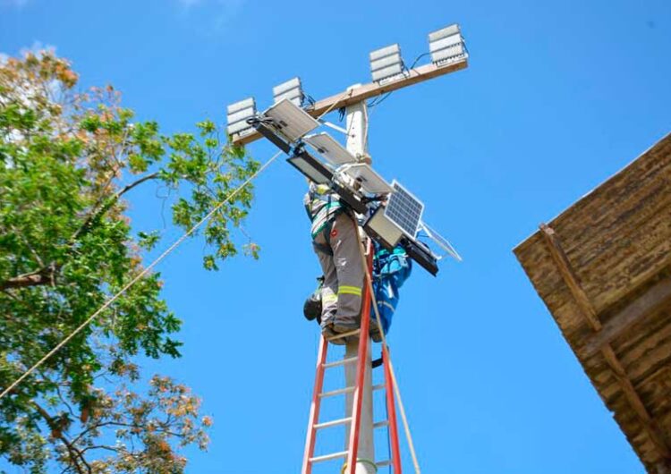Bailique: Após pedido de Acácio, CEA repassa recursos e PMM inicia iluminação com energia solar
