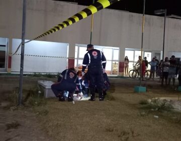 Adolescente é executado na frente da família, em praça pública