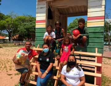 Família da casa de brinquedo vai ganhar teto provisório