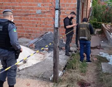 Mãe usou corpo para proteger o filho de tiros