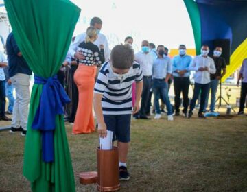 Cápsula do tempo e anúncio de obras marcam aniversário do Território