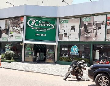 Dupla em moto rouba malote com R$ 13 mil de funcionários de rede de lojas