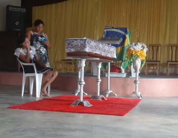 Antes de morrer com tiro, menino declarou amor pela mãe