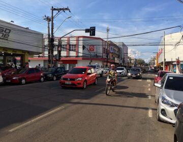Comerciantes comemoram retorno de ônibus a Cândido Mendes