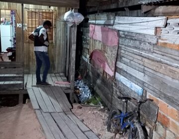 Homem é morto a tiros por bando encapuzado