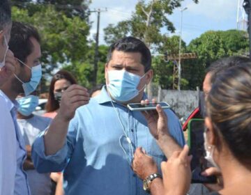 Davi reage à reportagem e pede retratação de revista