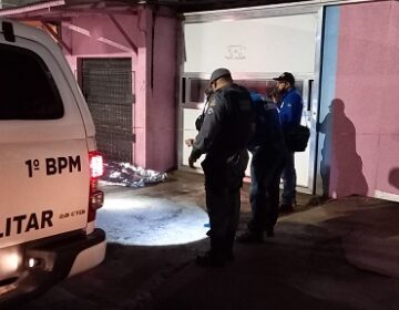 Jovem é morto a tiros em área dominada pelo tráfico