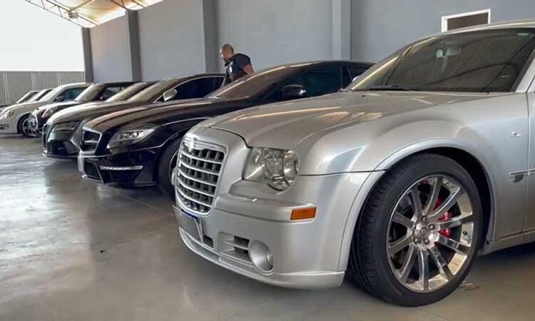 Aeródromo de ex-deputado estadual preso guardava carros de luxo, diz PF