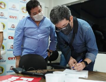 Senador dedica prêmio às 600 mil vítimas da covid-19