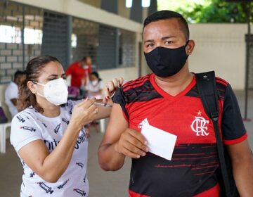 Líder de novos casos, Macapá oferece pacote vacinal contra covid e gripe