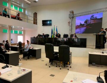 Santana: em plena crise, Câmara tenta criar o gabinete militar e mais 60 cargos