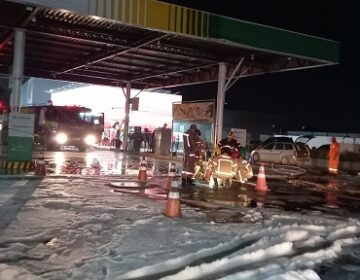 Explosão em posto de combustível deixa dois mortos