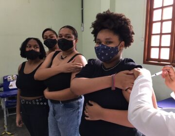 Família não vacila e se reforça contra a covid-19; 3ª dose já começou