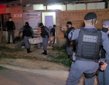 Após série de roubos e acidente, assaltante morre em confronto com a Força Tática