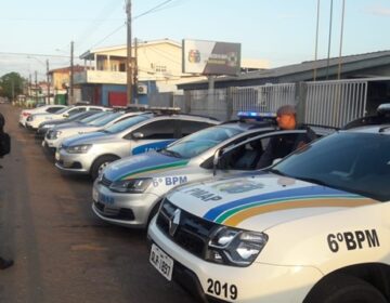 Após tiros e luta corporal com policiais, suspeito morre baleado