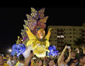 Desfile das escolas de samba é suspenso