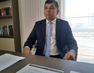 Defesa tenta liberdade de policiais presos por usar cartão de traficante