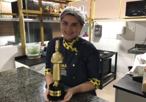 Chef amapaense vence prêmio de culinária com releitura de “bolinho capitão”