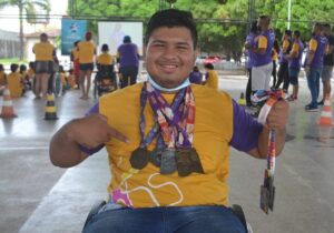 "Vivia triste, hoje sou campeão", celebra jovem em Festival Paralímpico