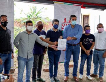 Após 15 anos de espera, começa a pavimentação do Bairro do Goiabal