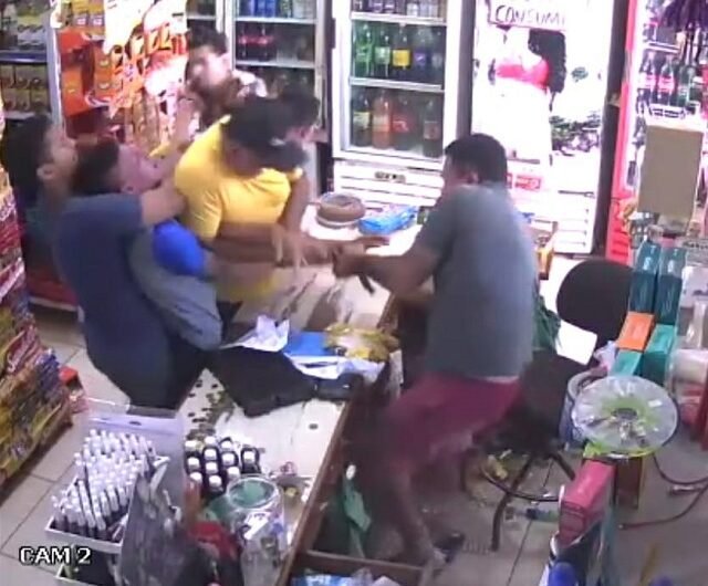 VÍDEO: ladrão é desarmado por vítimas
