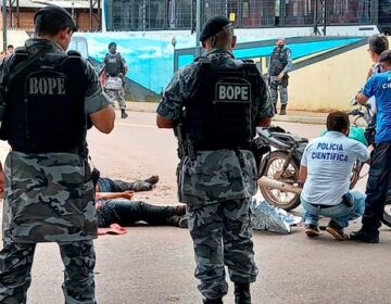 Após atirar em vítimas e policiais, dupla é morta durante a fuga