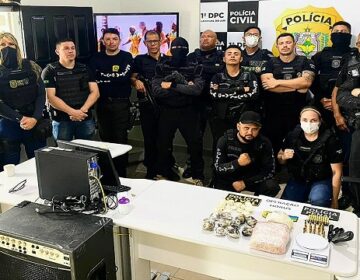 Polícia encontra drogas, arma e munições enterradas em quintais no Jarí