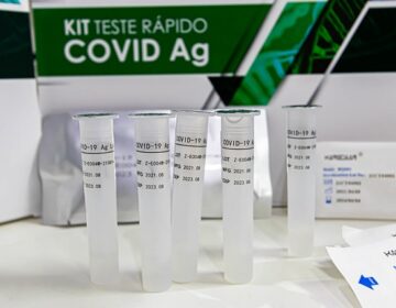 Para evitar aglomerações em UBSs, Estado entrega testes rápidos a municípios