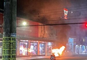 Homem é flagrado incendiando sorveteria móvel no Centro de Macapá