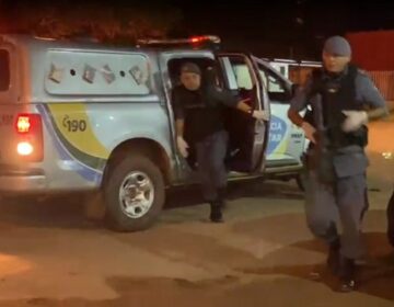 Após furar bloqueios policiais, bando morre ao trocar tiros com a PM