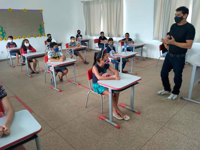 Educadores: com aumento real de quase 30%, piso de Santana ultrapassa o de Macapá