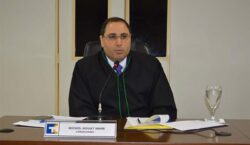 Conselheiro recua e suspende anulação de contrato da bilhetagem em Macapá