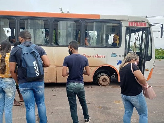 Ônibus sucateados põem em risco a vida de moradores do Mazagão