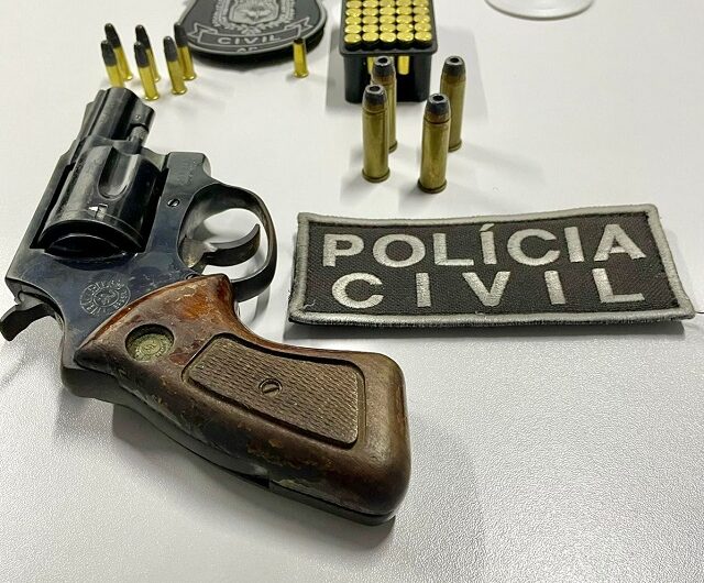 Arma apreendida pode ter sido usada em execução de comerciante, diz polícia