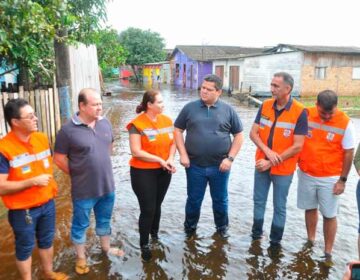 Após pouso de urgência, helicóptero com senador e governador é localizado