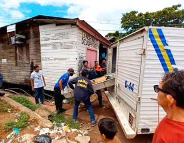 Após gritos, homem é encontrado morto em meio a lixo