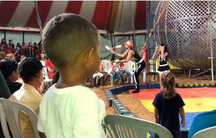 Em Tartarugalzinho, crianças vacinadas ganham ingressos para o circo