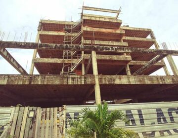 Há 2 anos TCE tenta vender prédio inacabado
