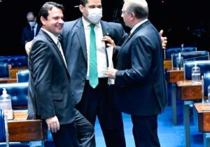Senador do Amapá vai liderar bancada do União Brasil