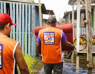 Laranjal intensifica remoção de famílias afetadas por transbordamento do Jari